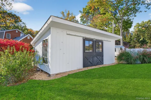 a view of a back yard of the house