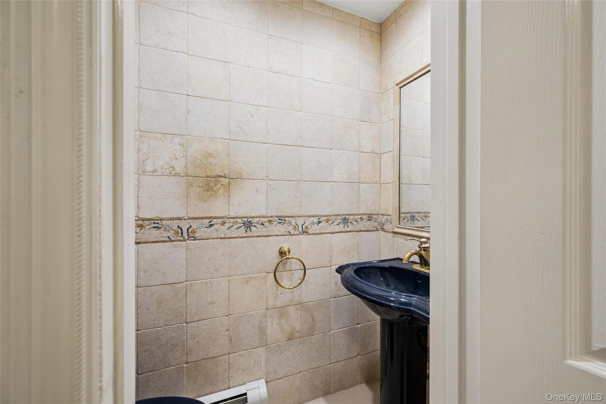 192 Split Rock Road Syosset, NY 11791 - Photo 16 of 36