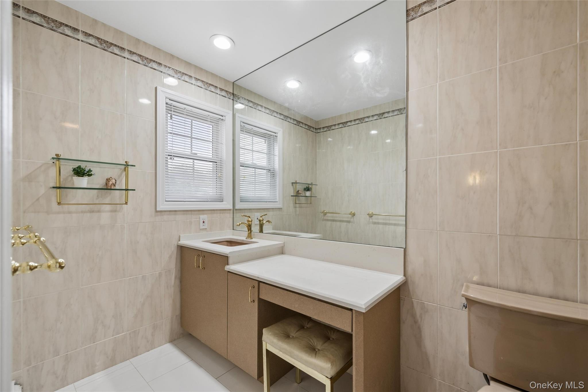 192 Split Rock Road Syosset, NY 11791 - Photo 26 of 36