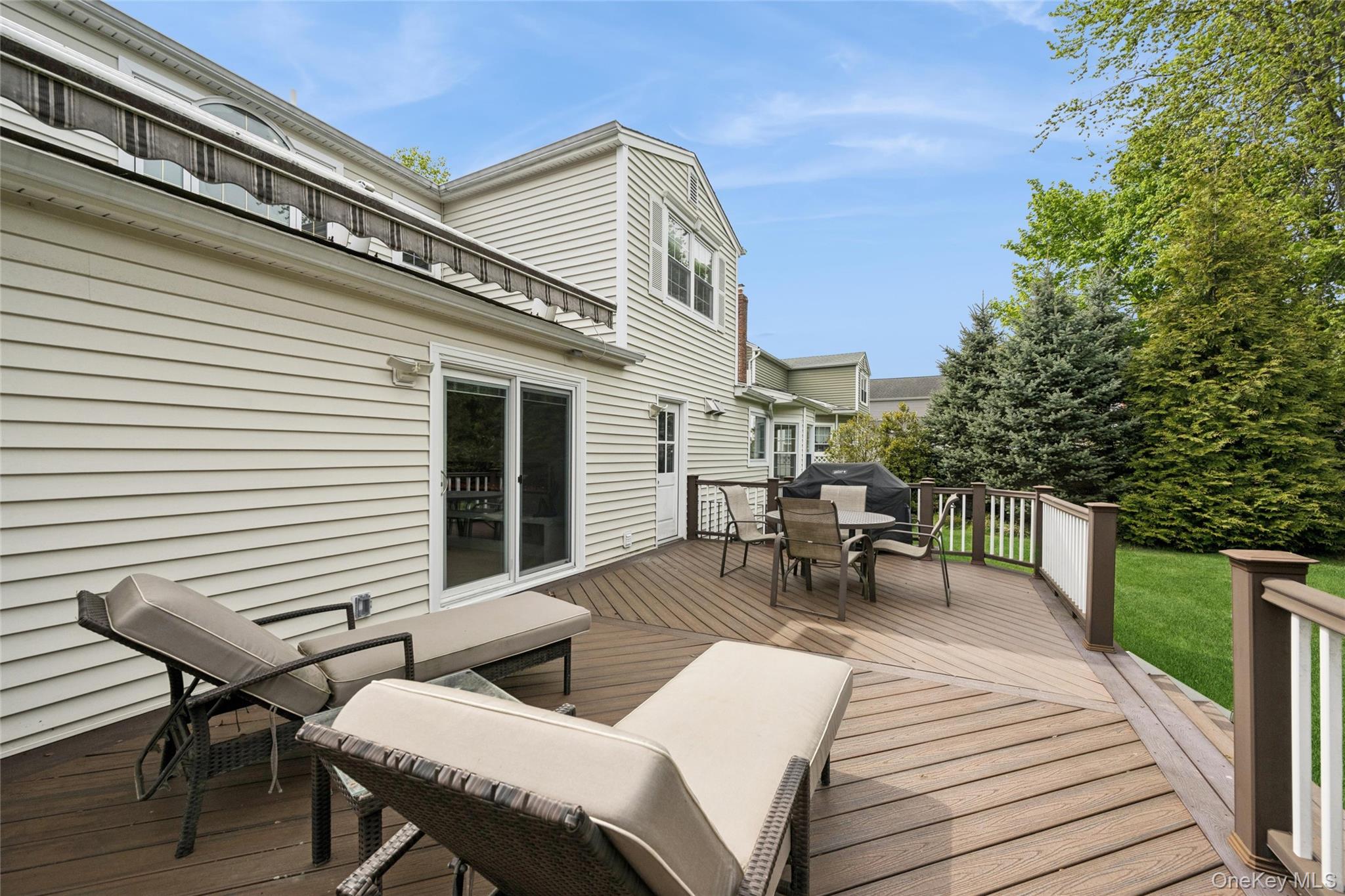 192 Split Rock Road Syosset, NY 11791 - Photo 31 of 36