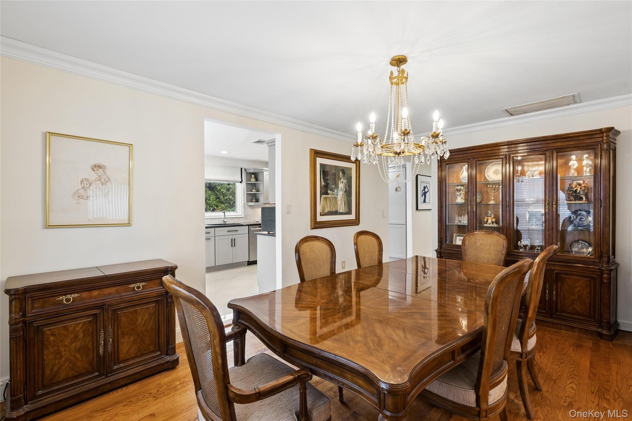 192 Split Rock Road Syosset, NY 11791 - Photo 7 of 36