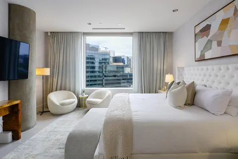 $1,250,000 | 2408 Victory Park Lane, Unit 1039, Dallas, TX 75219