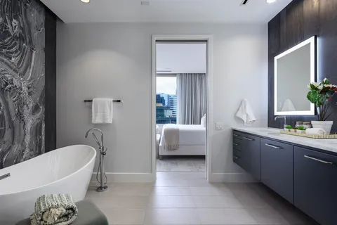 $1,250,000 | 2408 Victory Park Lane, Unit 1039, Dallas, TX 75219