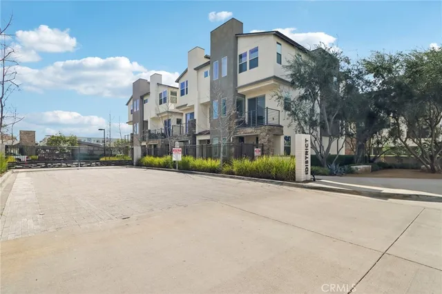 $939,500 | 19531 Cardigan Drive, Northridge, CA 91324