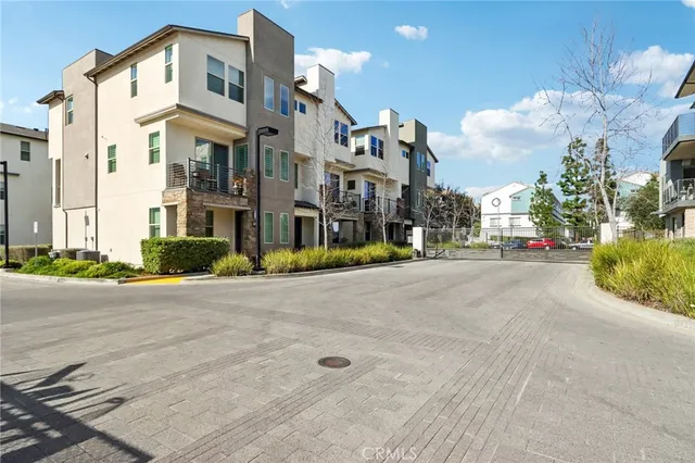 $939,500 | 19531 Cardigan Drive, Northridge, CA 91324