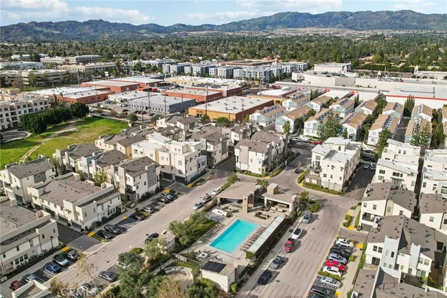 $939,500 | 19531 Cardigan Drive, Northridge, CA 91324