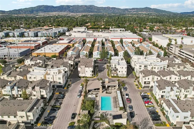 $939,500 | 19531 Cardigan Drive, Northridge, CA 91324