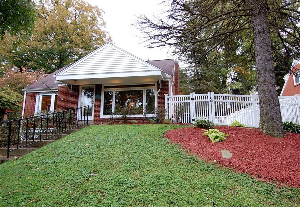226 Rockingham Road Pittsburgh, PA 15238 - Photo 2 of 25 Gallery Image 2