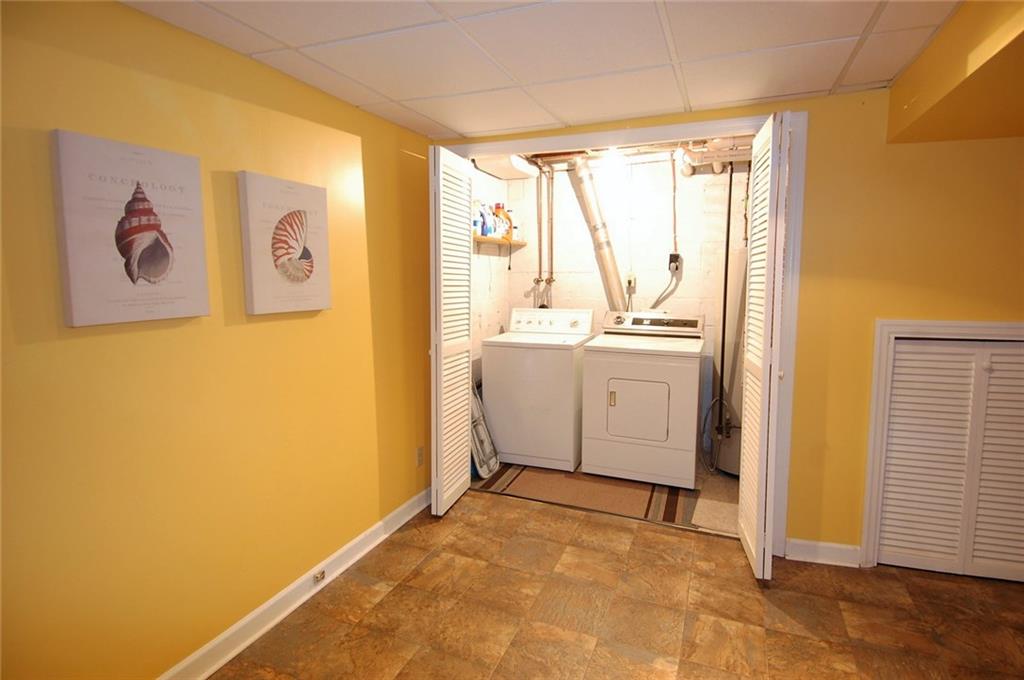 226 Rockingham Road Pittsburgh, PA 15238 - Photo 16 of 25 Gallery Image 16