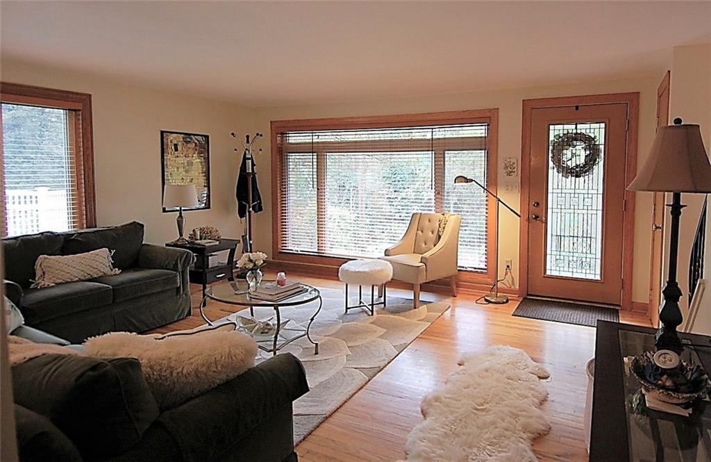226 Rockingham Road Pittsburgh, PA 15238 - Photo 5 of 25 Gallery Image 5