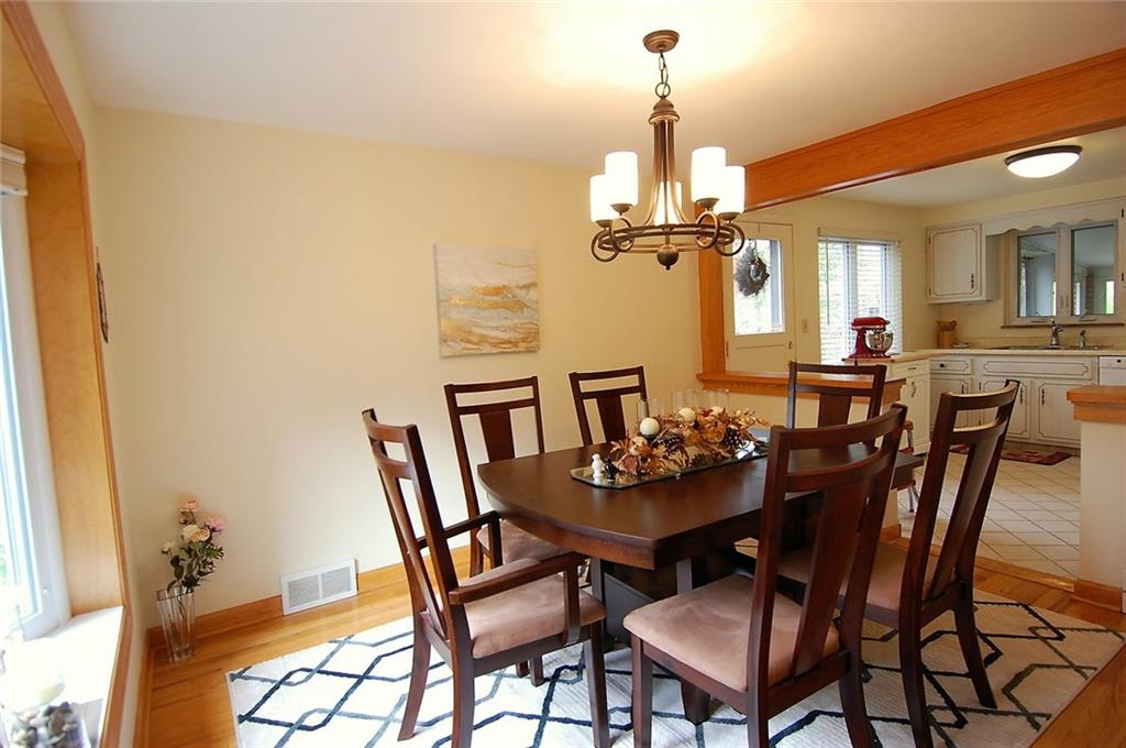 226 Rockingham Road Pittsburgh, PA 15238 - Photo 6 of 25 Gallery Image 6