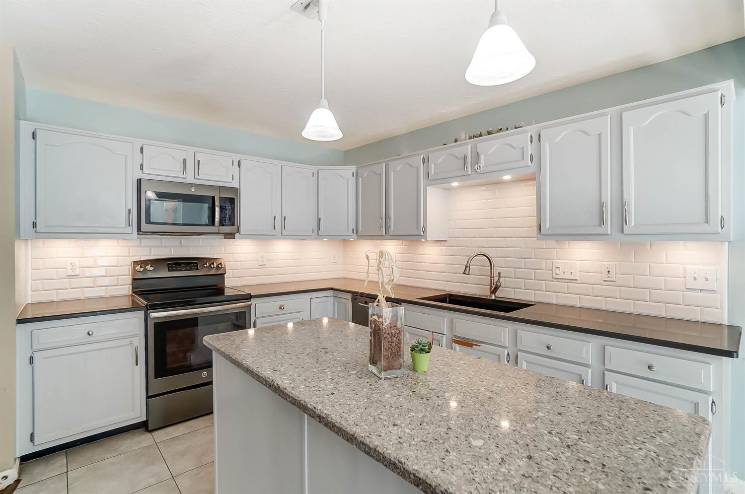 1571 Creekside Road Amelia, OH 45102 - Photo 6 of 17 Gallery Image 6