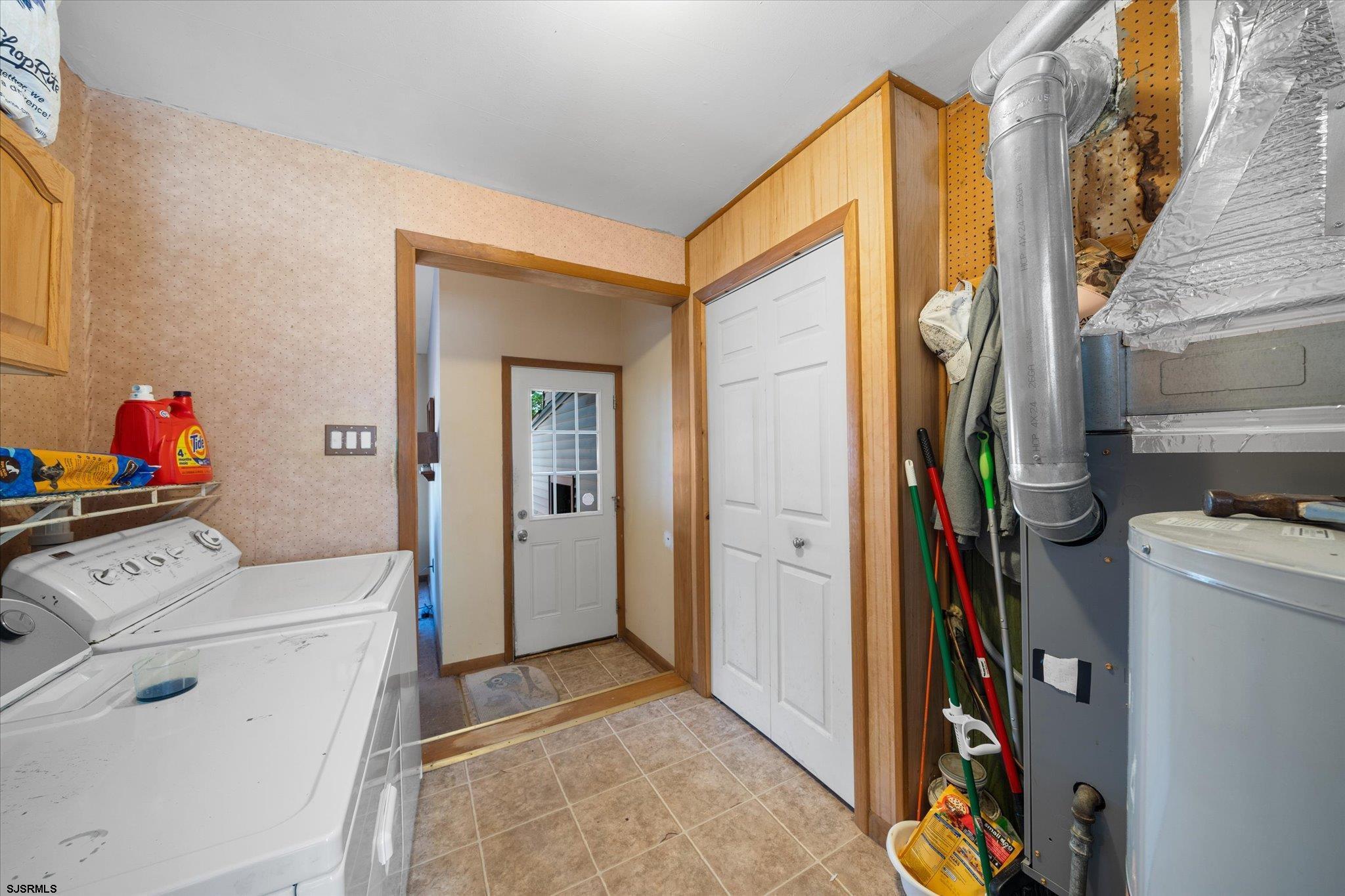 308 Pine Street Absecon, NJ 08201 - Photo 15 of 35 a utility room with dryer and washer