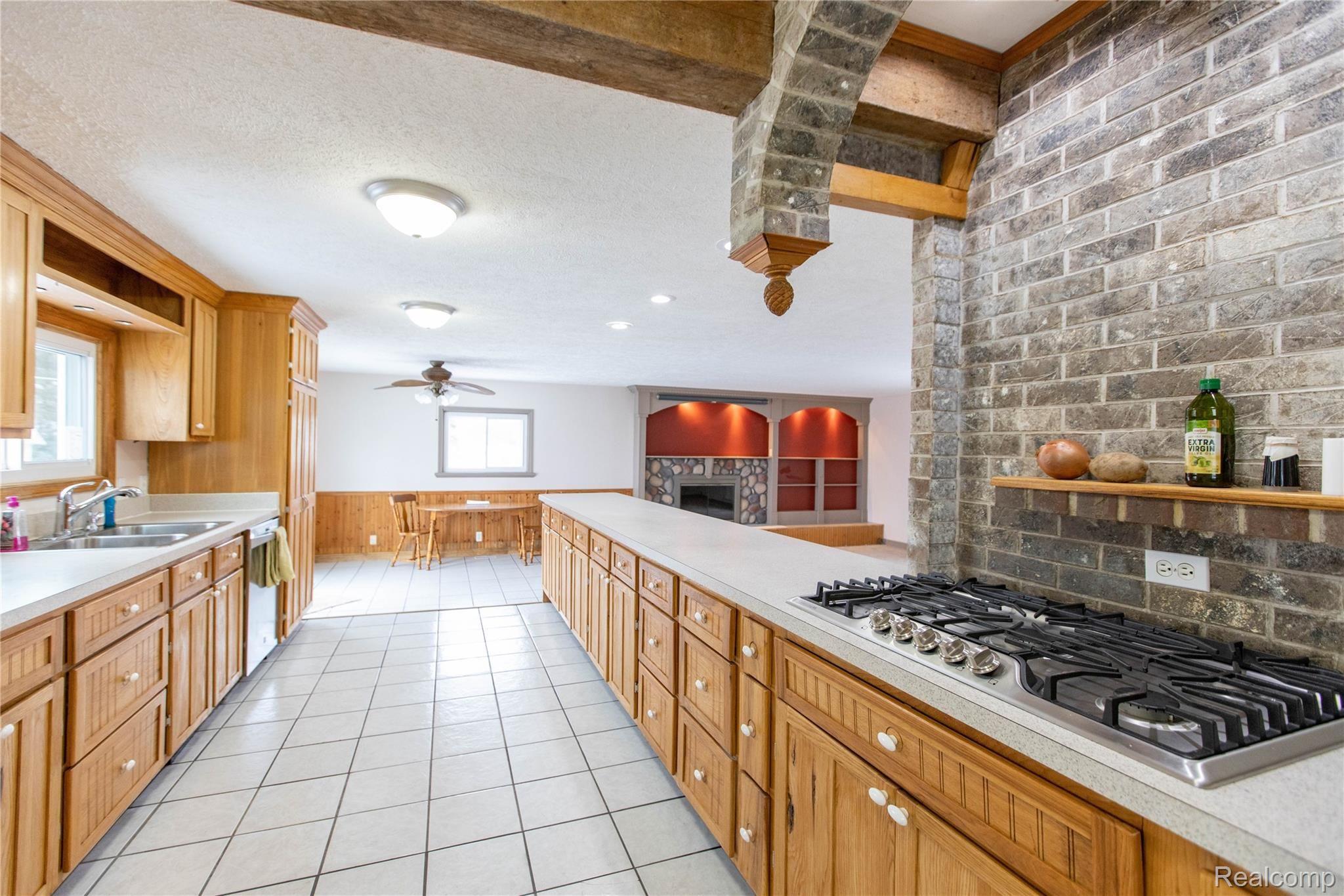 13835 Clyde Road Holly, MI 48442 - Photo 8 of 40 13835 Clyde Rd, Holly (8 of 42).jpg