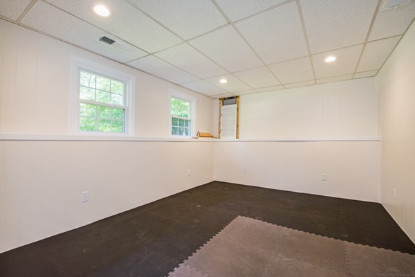 146 Mason Road Northbridge, MA 01588 - Photo 23 of 30 an empty room with windows