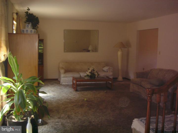 223 Cedar Knoll Road Coatesville, PA 19320 - Photo 3 of 16 Living Room