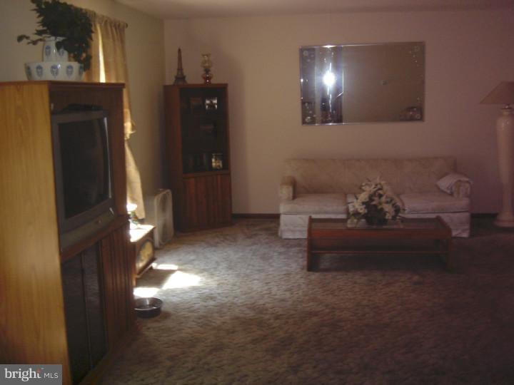 223 Cedar Knoll Road Coatesville, PA 19320 - Photo 4 of 16 Living Room