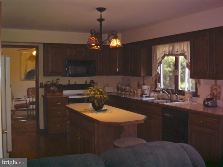 223 Cedar Knoll Road Coatesville, PA 19320 - Photo 7 of 16 Kitchen