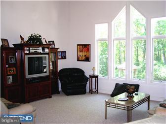 401 Chairville Road Southampton, NJ 08088 - Photo 3 of 12 Living Room