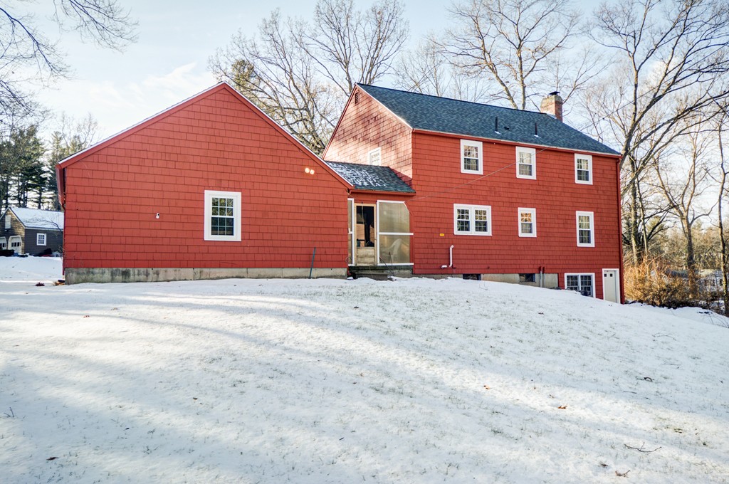 28 Horseshoe Road Chelmsford, MA 01824 - Photo 3 of 29 Gallery Image 3