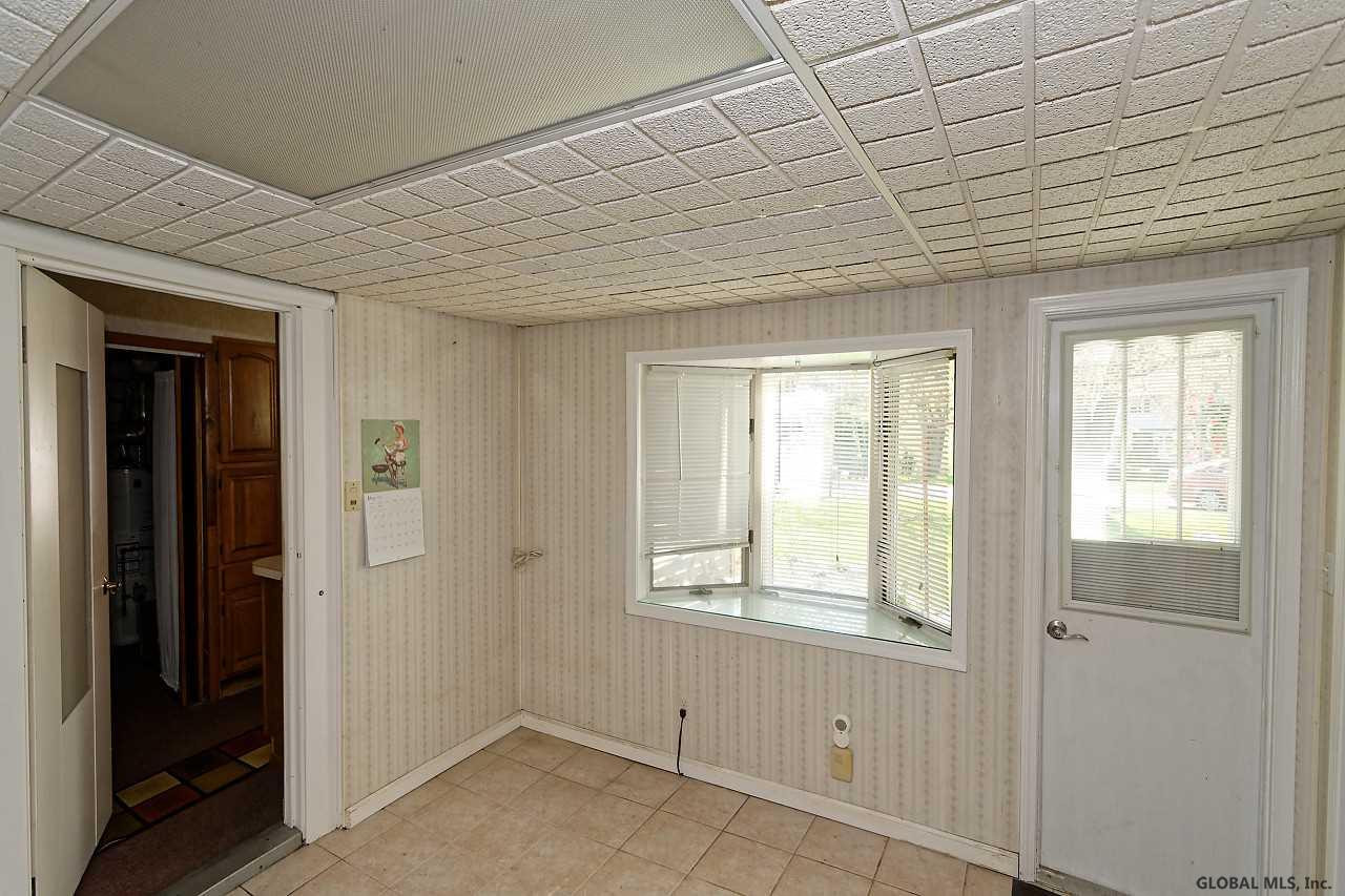 921 Randall Road Niskayuna, NY 12309 - Photo 3 of 33 Photo 3