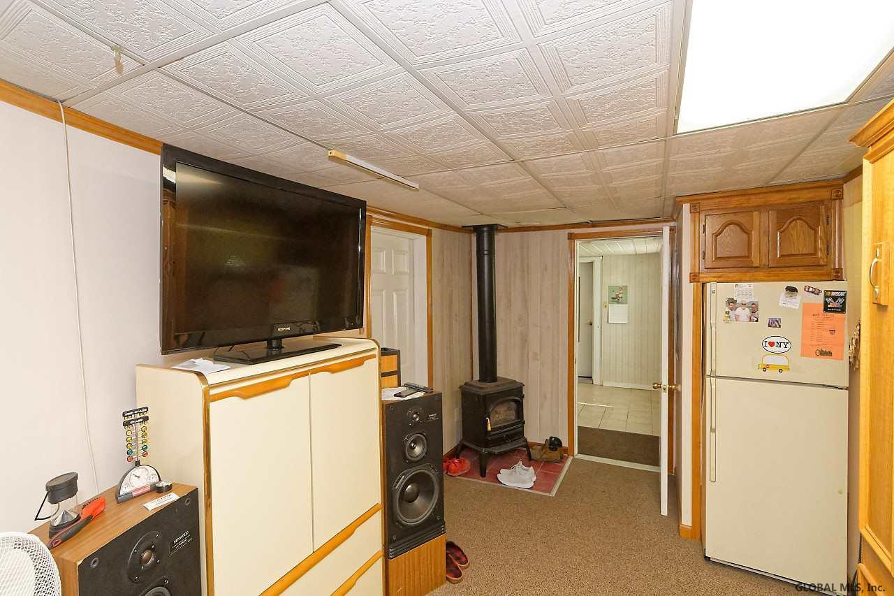 921 Randall Road Niskayuna, NY 12309 - Photo 6 of 33 Photo 6