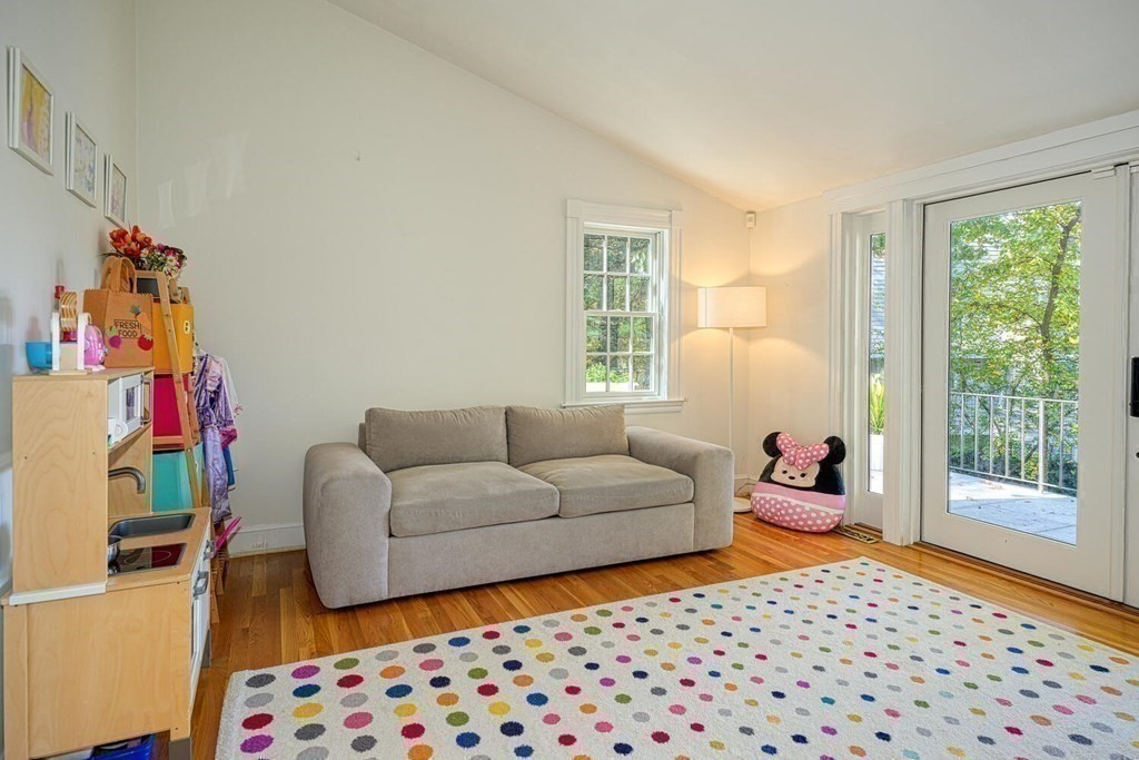 12 Woodside Road Winchester, MA 01890 - Photo 19 of 42 Gallery Image 19