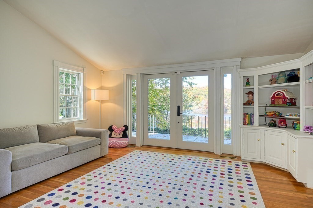 12 Woodside Road Winchester, MA 01890 - Photo 20 of 42 Gallery Image 20