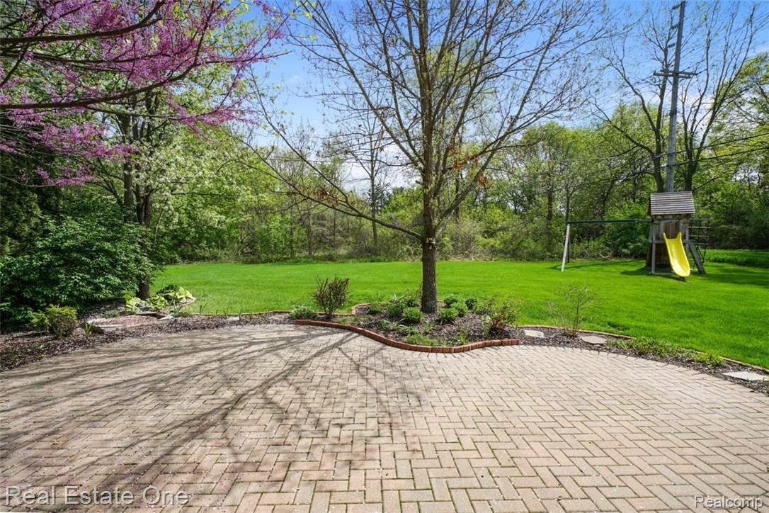 2140 Rob Ridge Drive Walled Lake, MI 48390 - Photo 5 of 35 DSC00618 - Copy.jpg