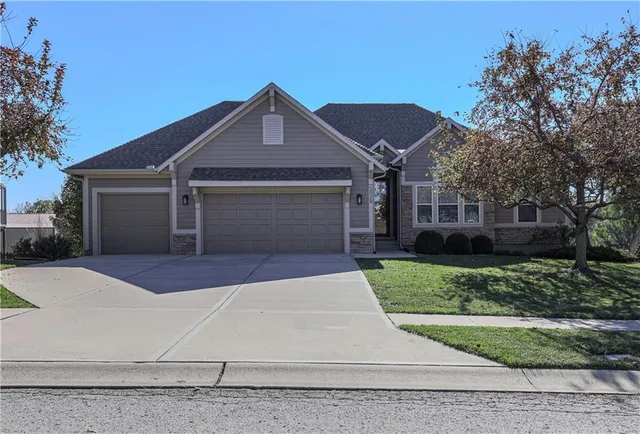 $5,000 | 5029 Woodstock Court, Shawnee, KS 66218