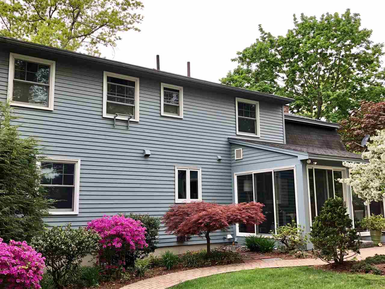 15 Danbury Road Nashua, NH 03064 - Photo 3 of 37 Gallery Image 3
