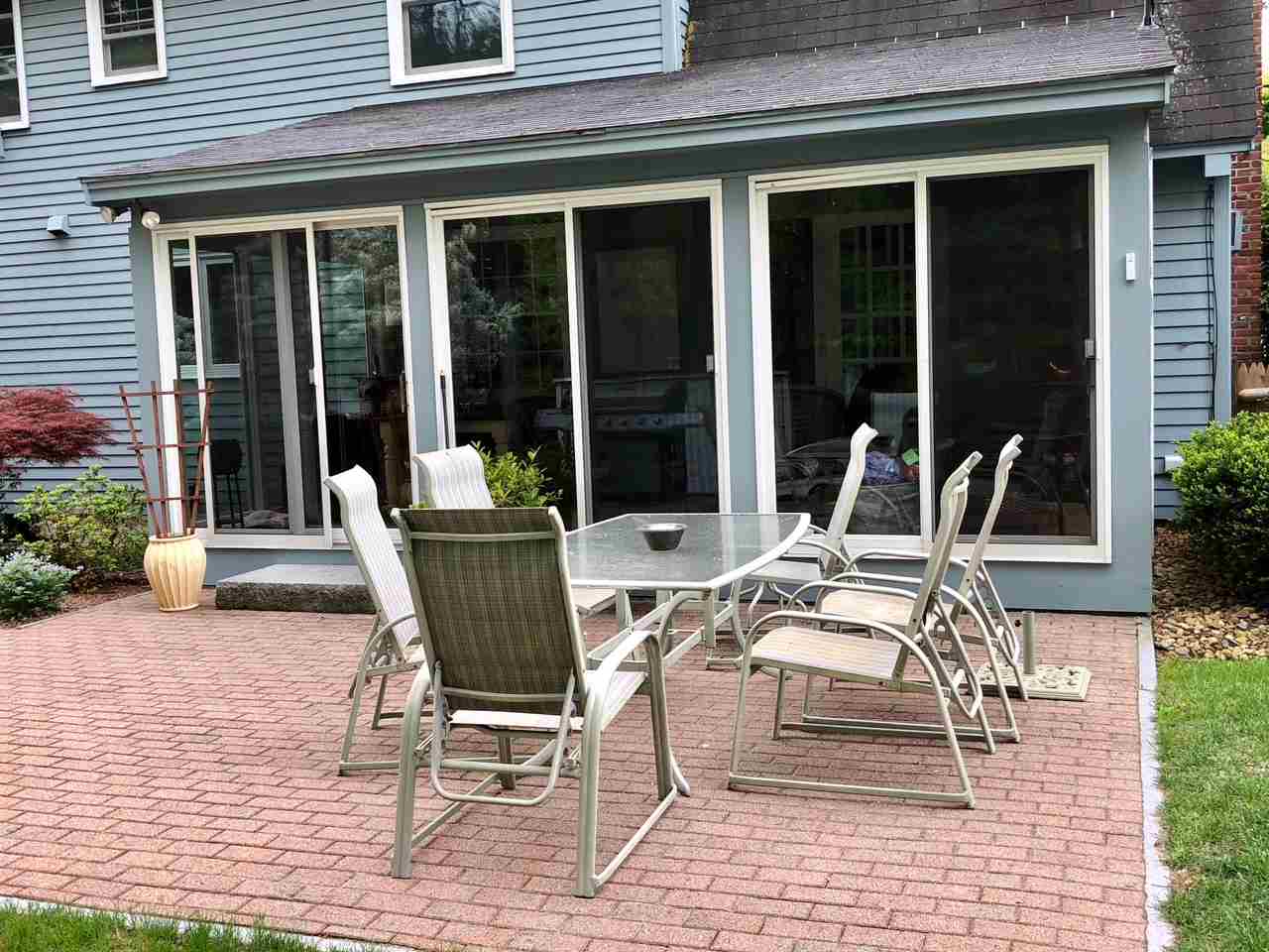 15 Danbury Road Nashua, NH 03064 - Photo 5 of 37 Gallery Image 5