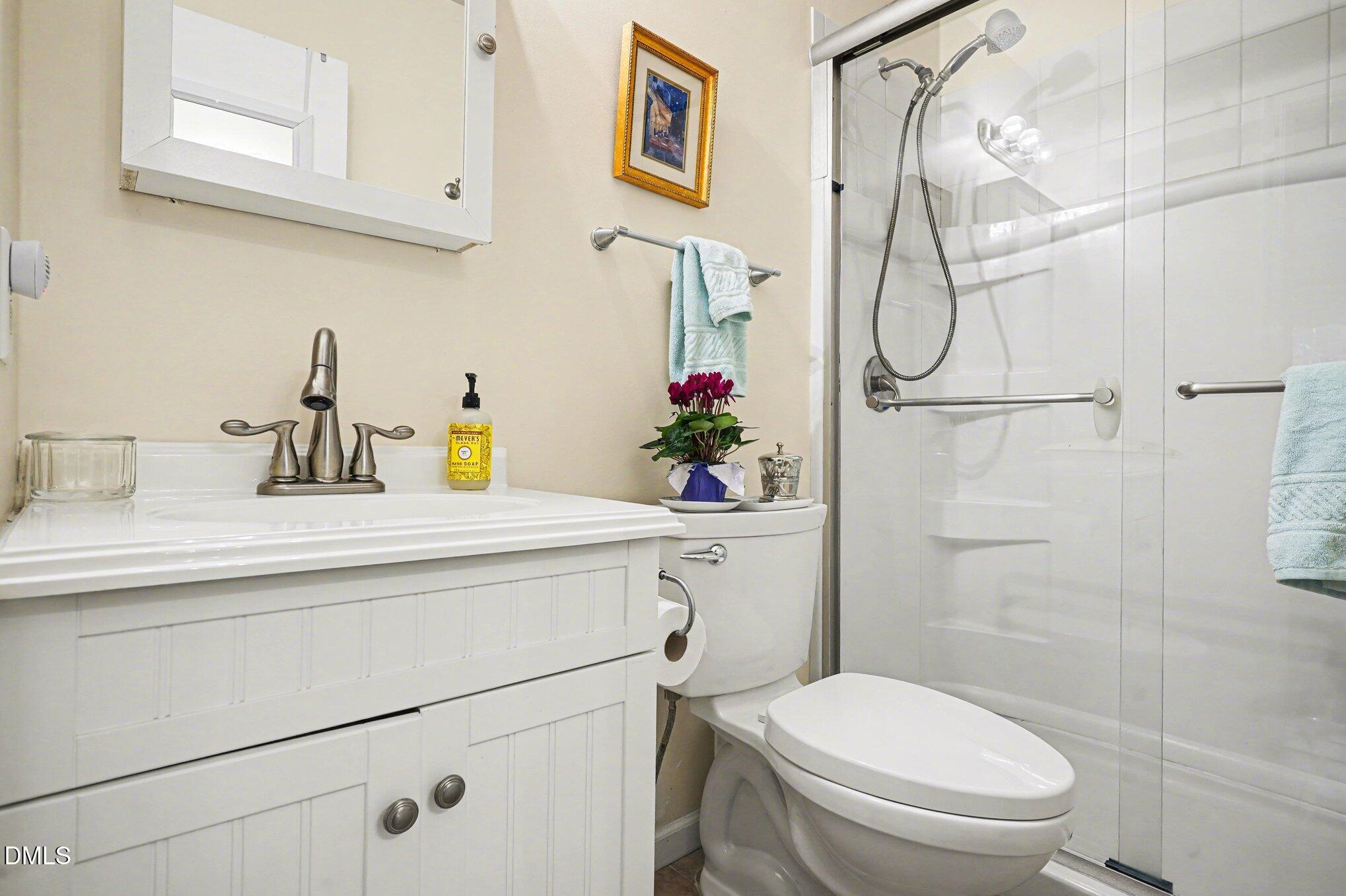 717 Tanglebrook Way Raleigh, NC 27615 - Photo 19 of 31 717 Tanglebrook Way (19)