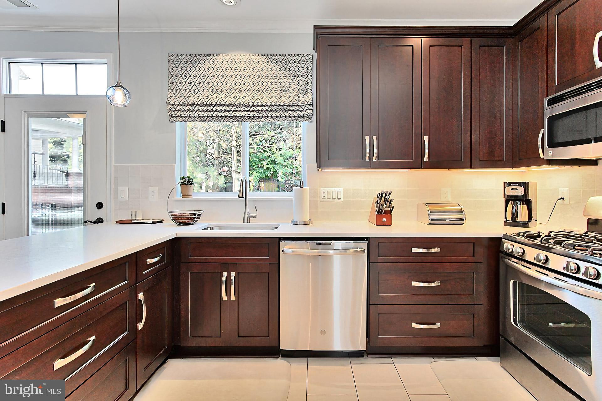 631 Spring Street Herndon, VA 20170 - Photo 20 of 70