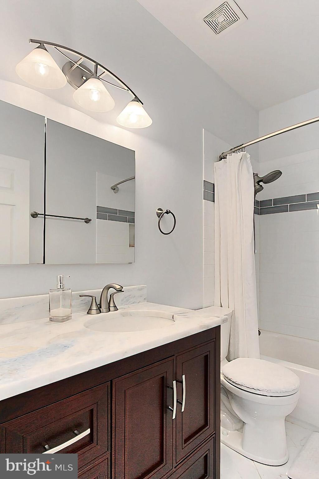 631 Spring Street Herndon, VA 20170 - Photo 40 of 70