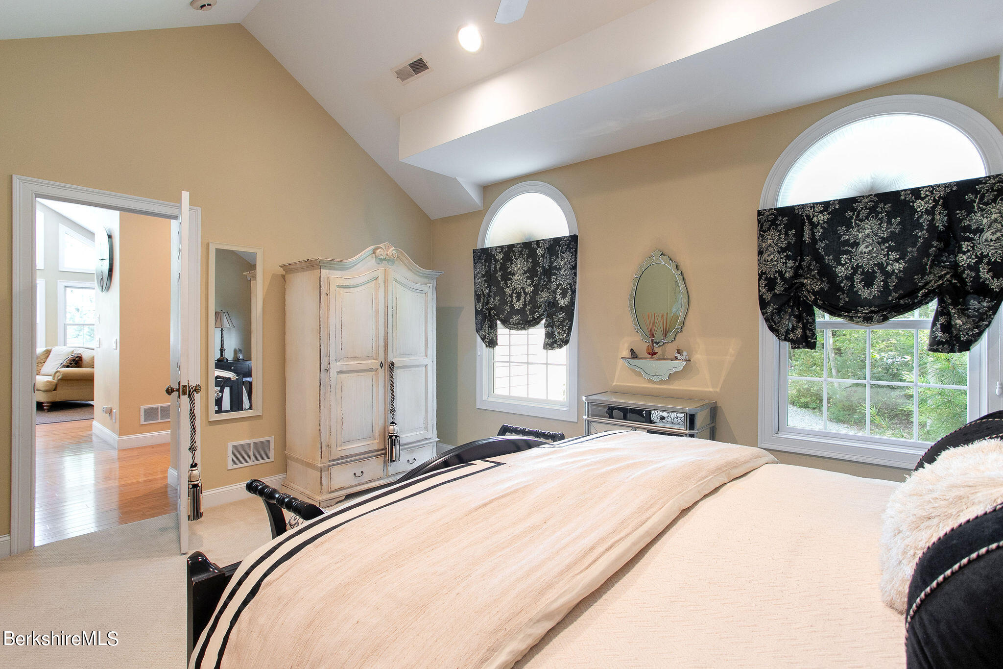 372 Deer Run Otis, MA 01253 - Photo 13 of 44 primary suite