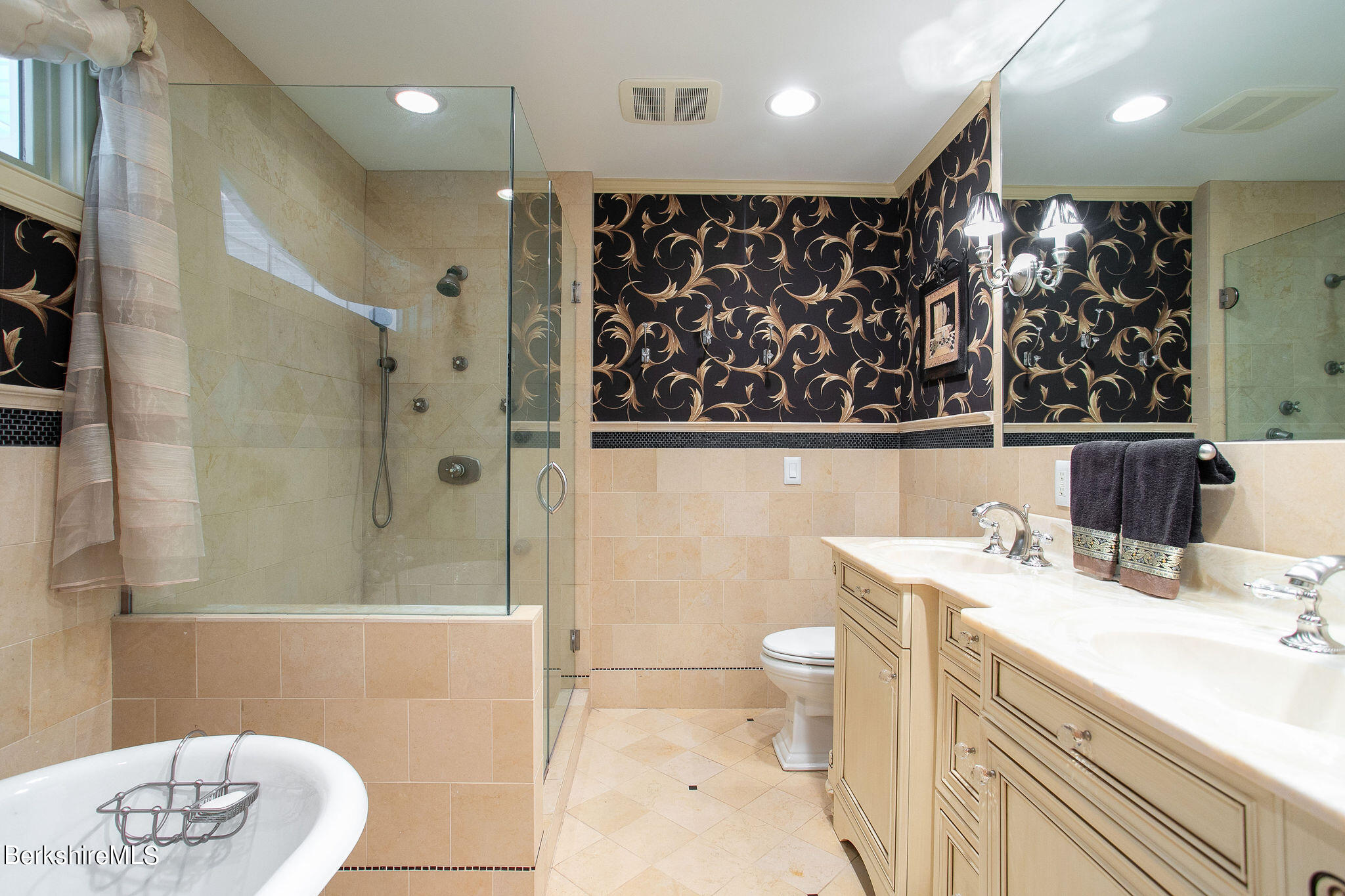 372 Deer Run Otis, MA 01253 - Photo 14 of 44 primary bathroom