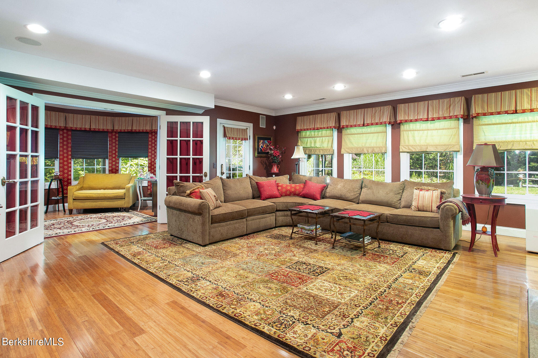 372 Deer Run Otis, MA 01253 - Photo 21 of 44 family room