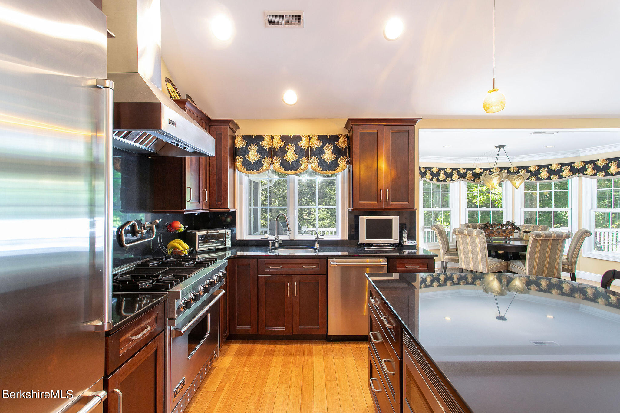 372 Deer Run Otis, MA 01253 - Photo 9 of 44 kitchen/dining area