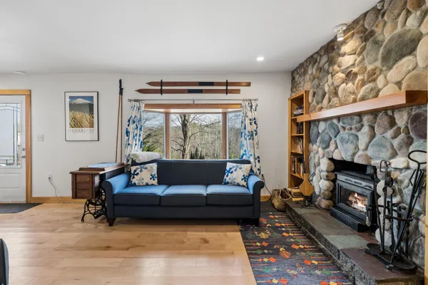 $450,000 | 648 New Hampshire Rte 103, Sunapee, NH 03782