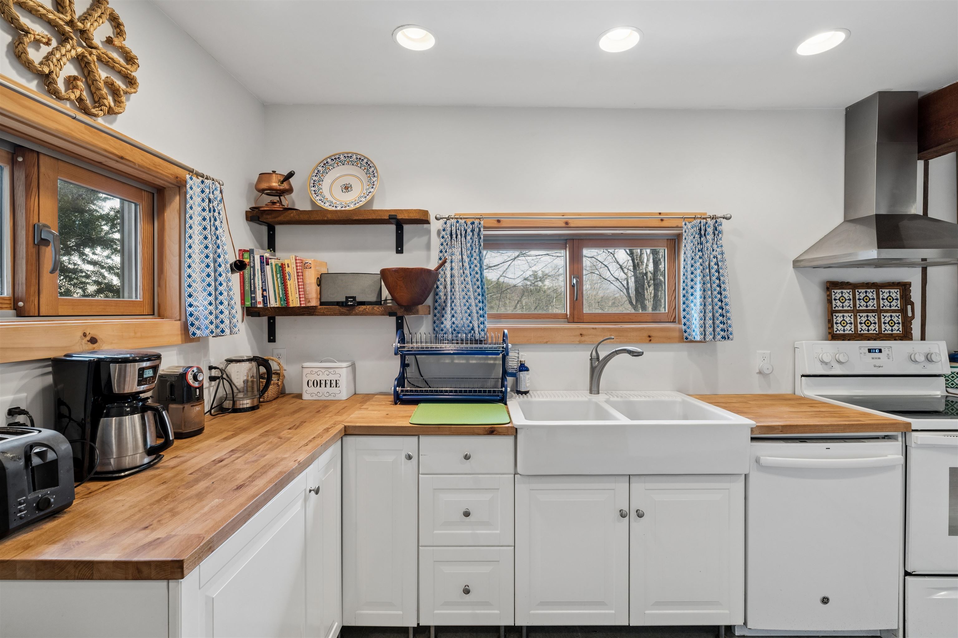 648 Route 103 Route Sunapee, NH 03782 - Photo 9 of 28