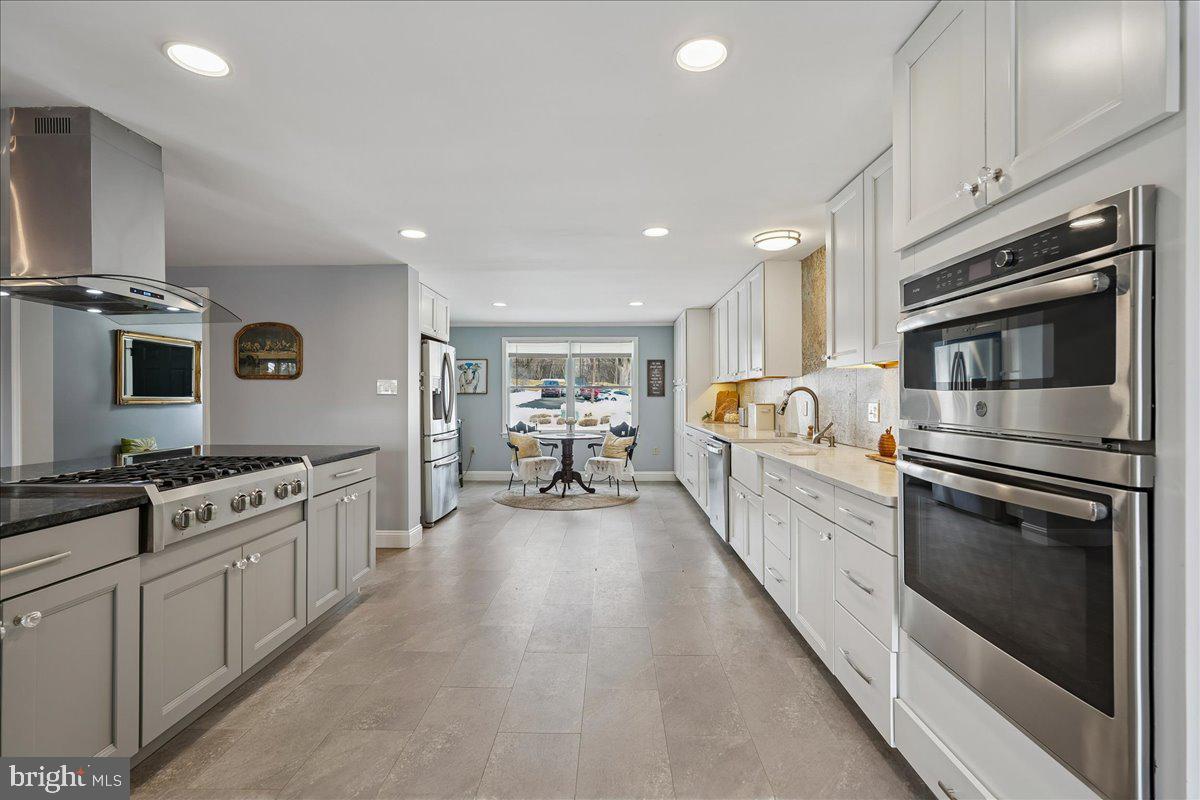 9500 Holsey Road Damascus, MD 20872 - Photo 18 of 82 Gourmet Kitchen
