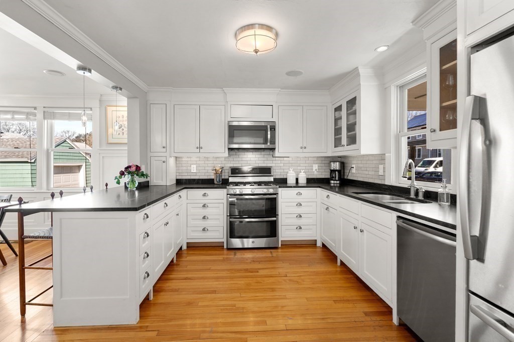 36 Magnolia Road Swampscott, MA 01907 - Photo 8 of 19 Gallery Image 8