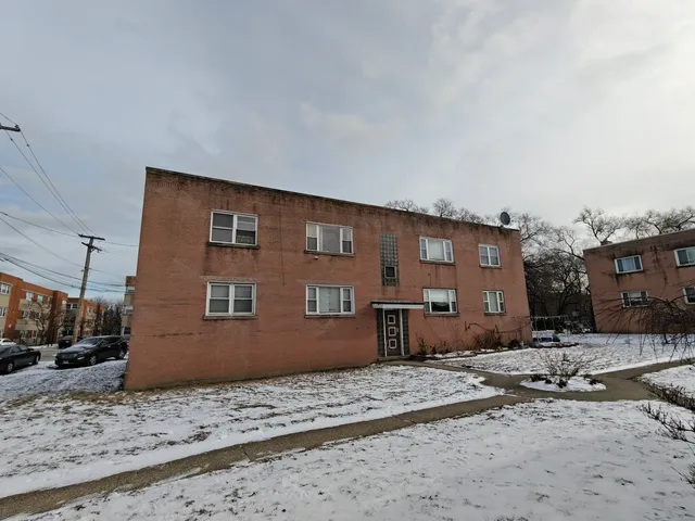$2,000 | 2437 West Balmoral Avenue, Unit 2, Chicago, IL 60625