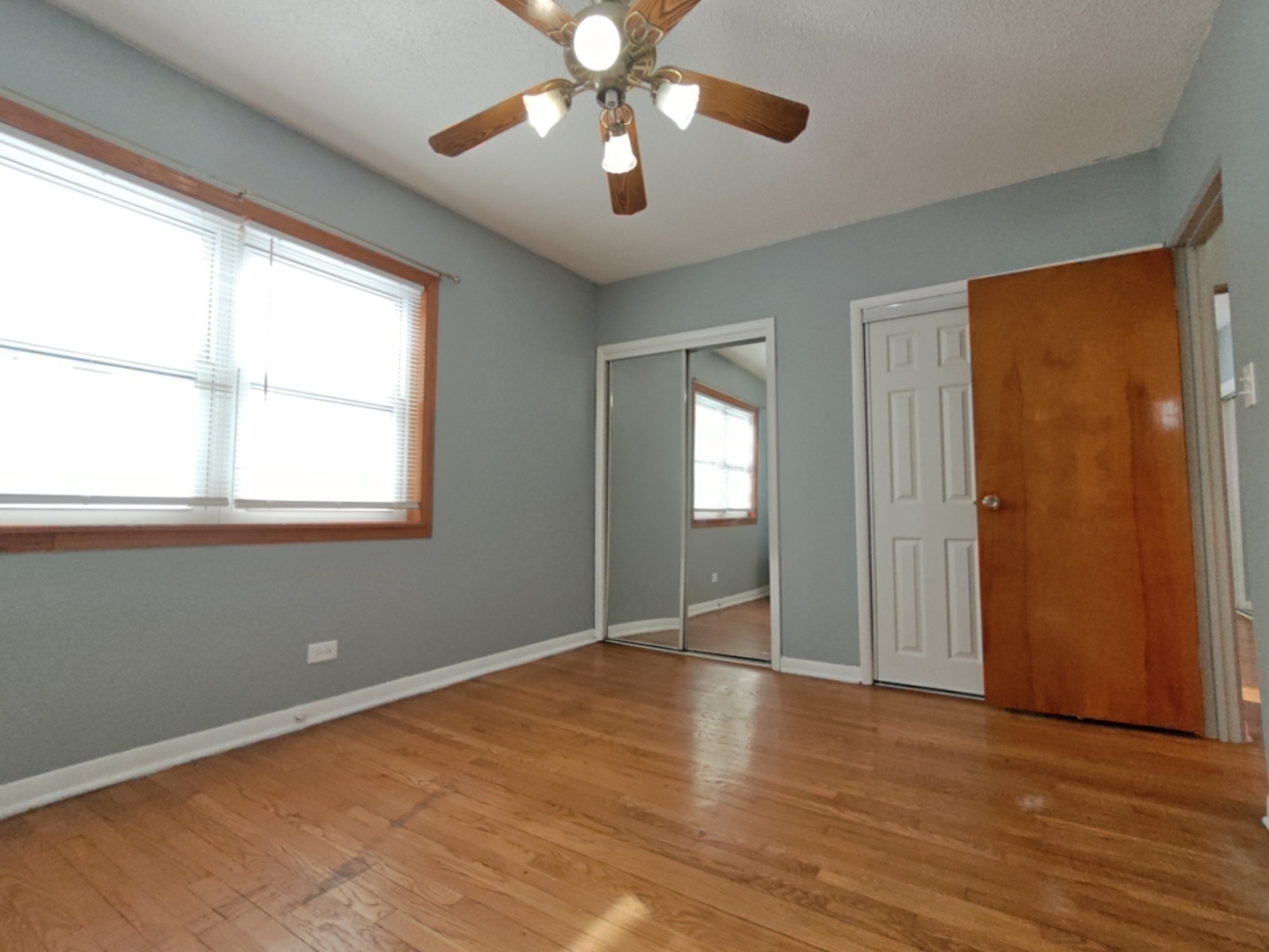 2437 West Balmoral Avenue, Unit 2 Chicago, IL 60625 - Photo 11 of 20