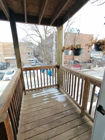 $2,000 | 2437 West Balmoral Avenue, Unit 2, Chicago, IL 60625