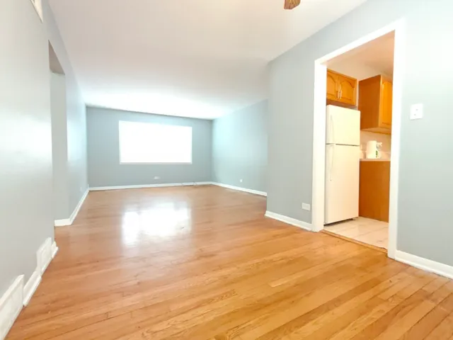 $2,000 | 2437 West Balmoral Avenue, Unit 2, Chicago, IL 60625