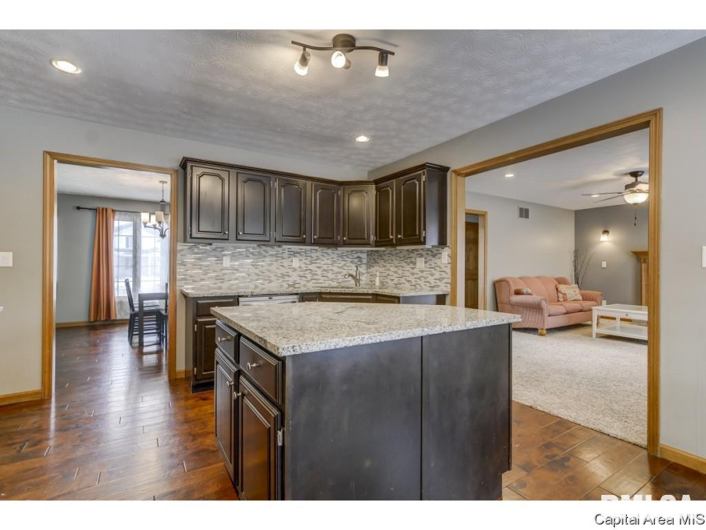 3012 Catalpa Drive Springfield, IL 62712 - Photo 9 of 35 Gallery Image 9