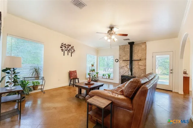 $378,900 | 1652 Homestead Drive, Kempner, TX 76539