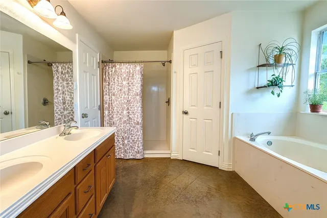 $378,900 | 1652 Homestead Drive, Kempner, TX 76539